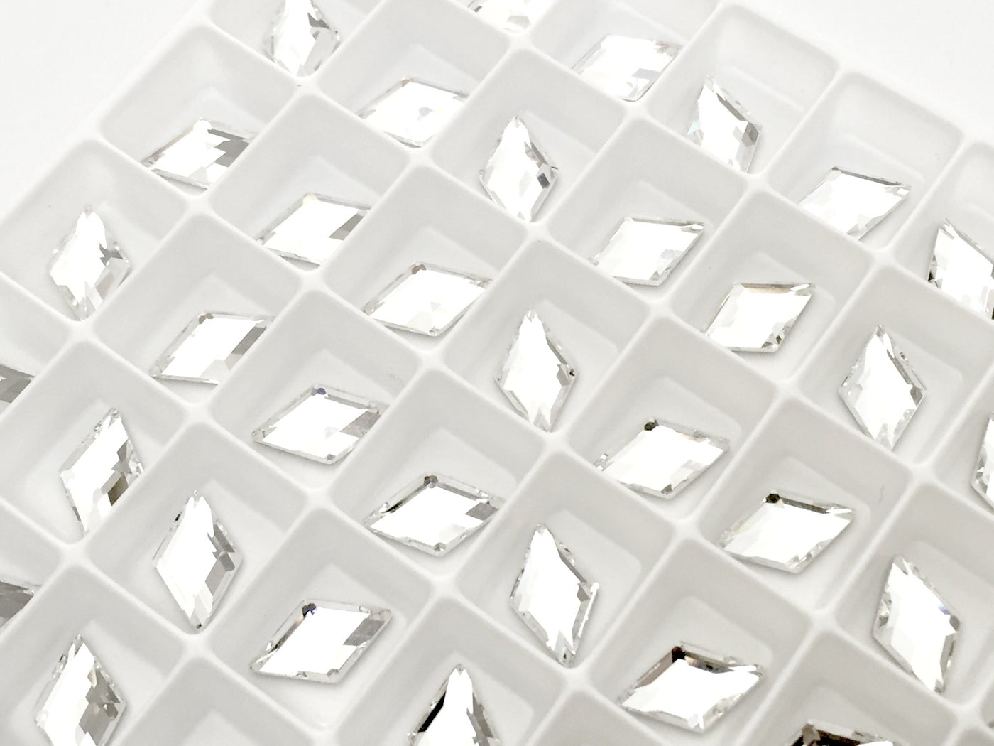 Swarovski Shapes Crystals Kite Tooth Gems - Dentluxe