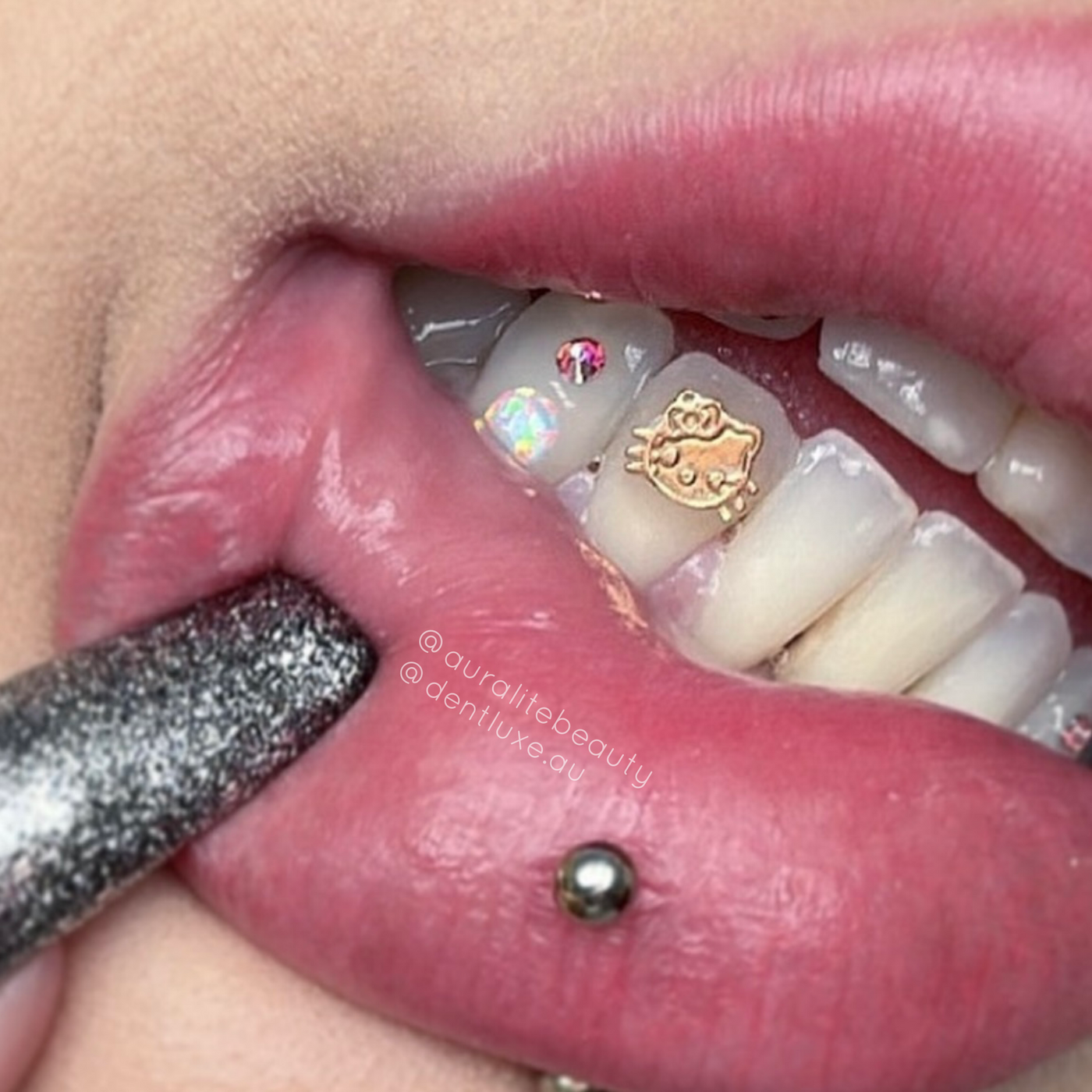 18k Gold Tooth Gem HELLO KITTY